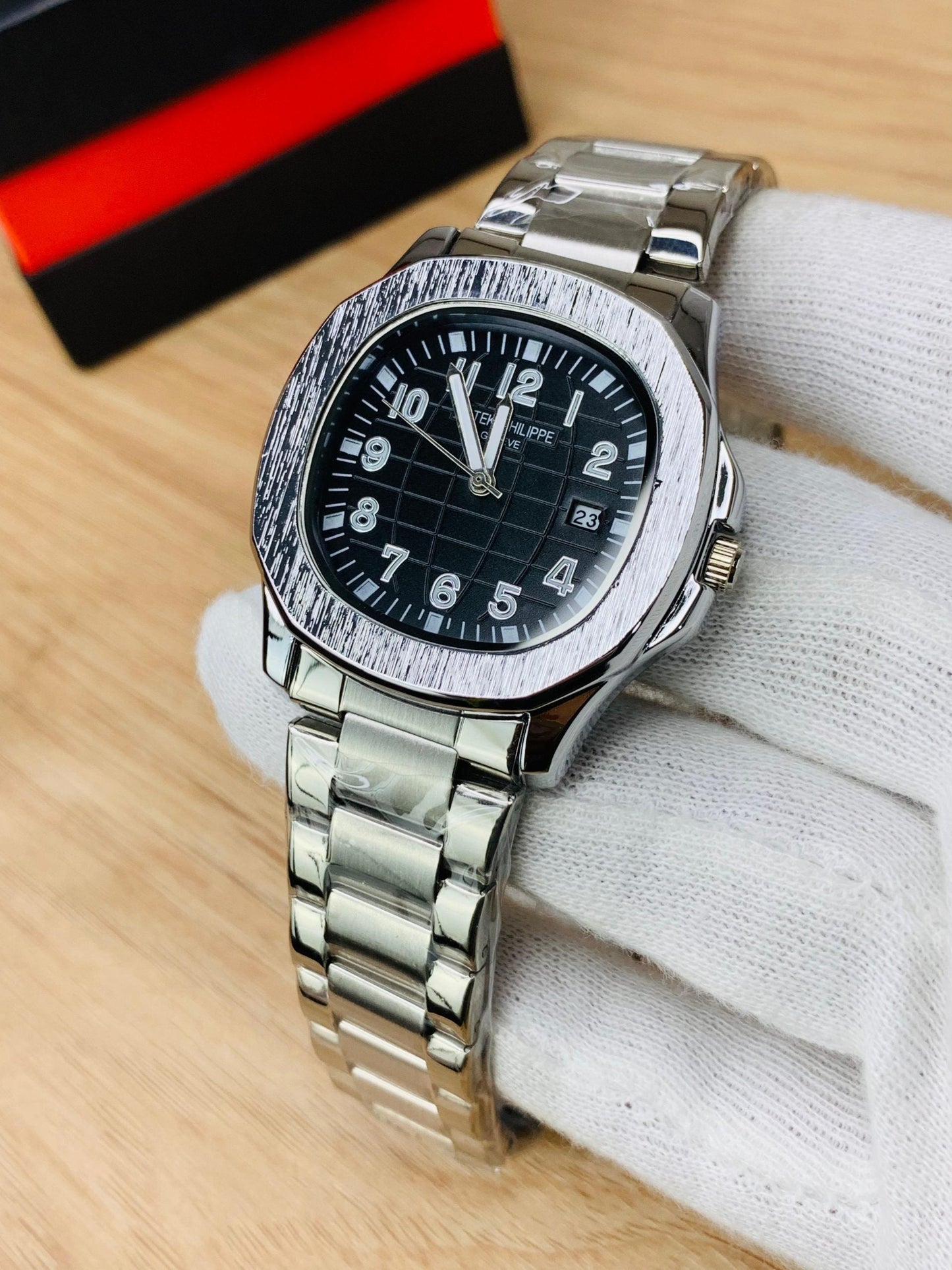 Nautilus Model With Date (Black)