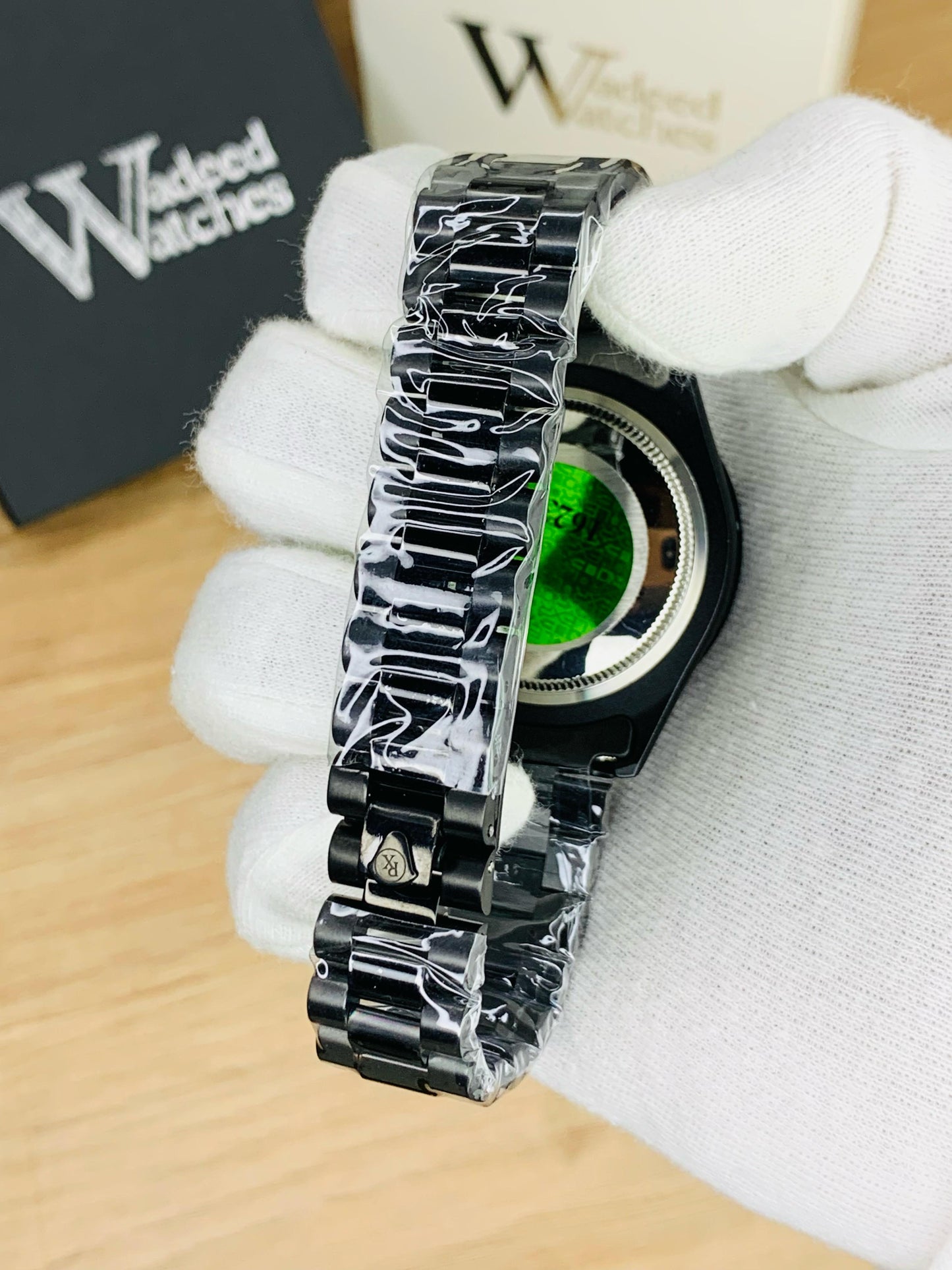 Versatile Roman Model | Date Working (Full Black)