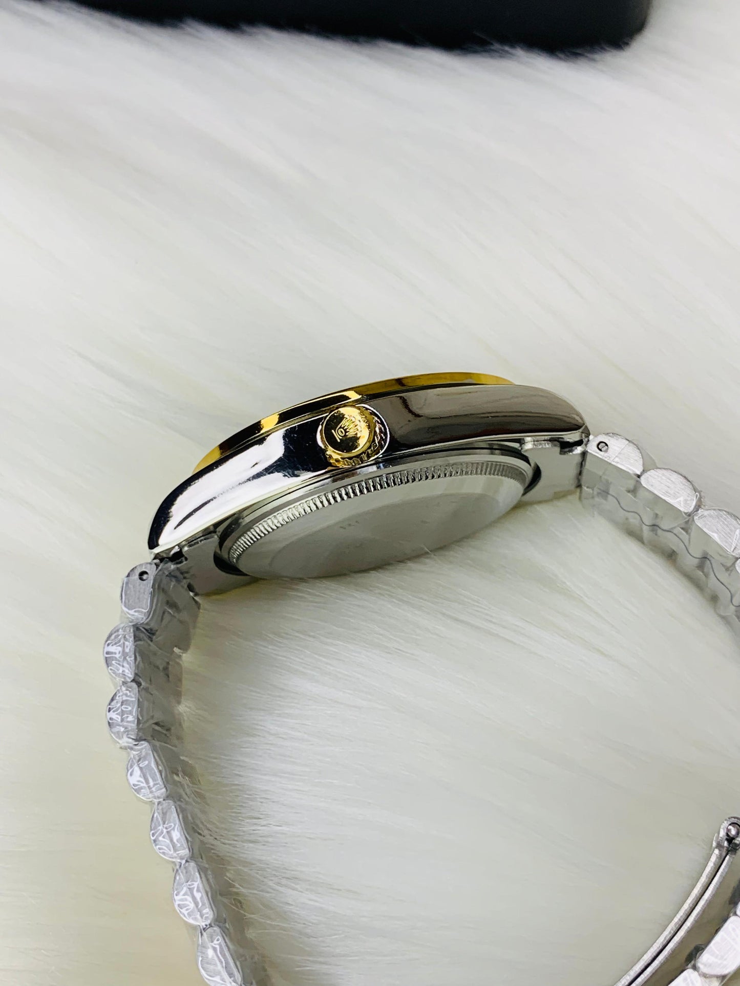 Regular Model Two Tone White