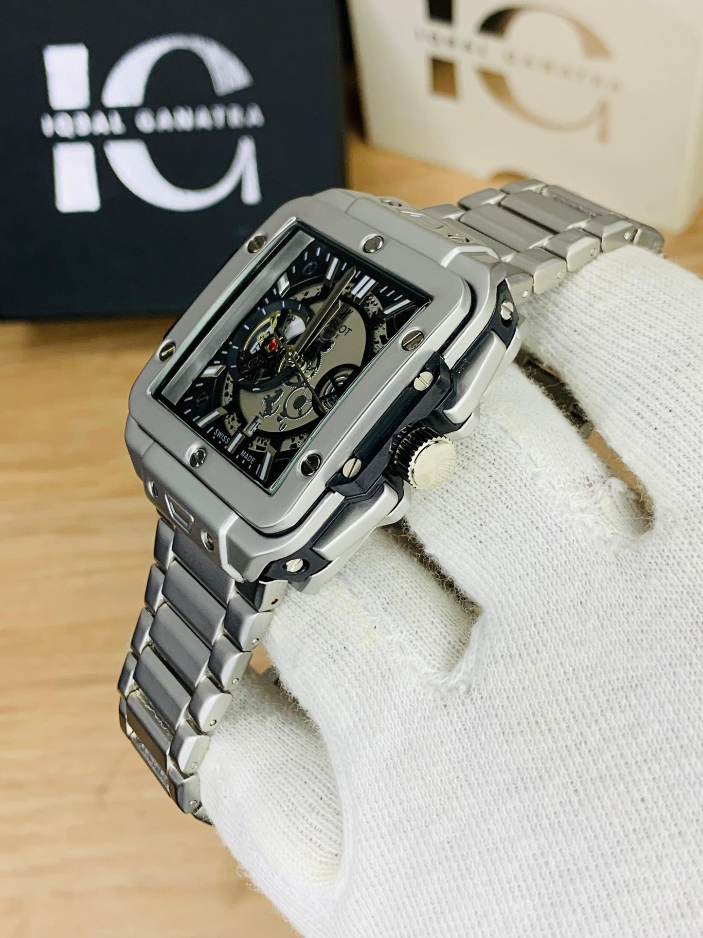 HB SQ Model With Date (Black)