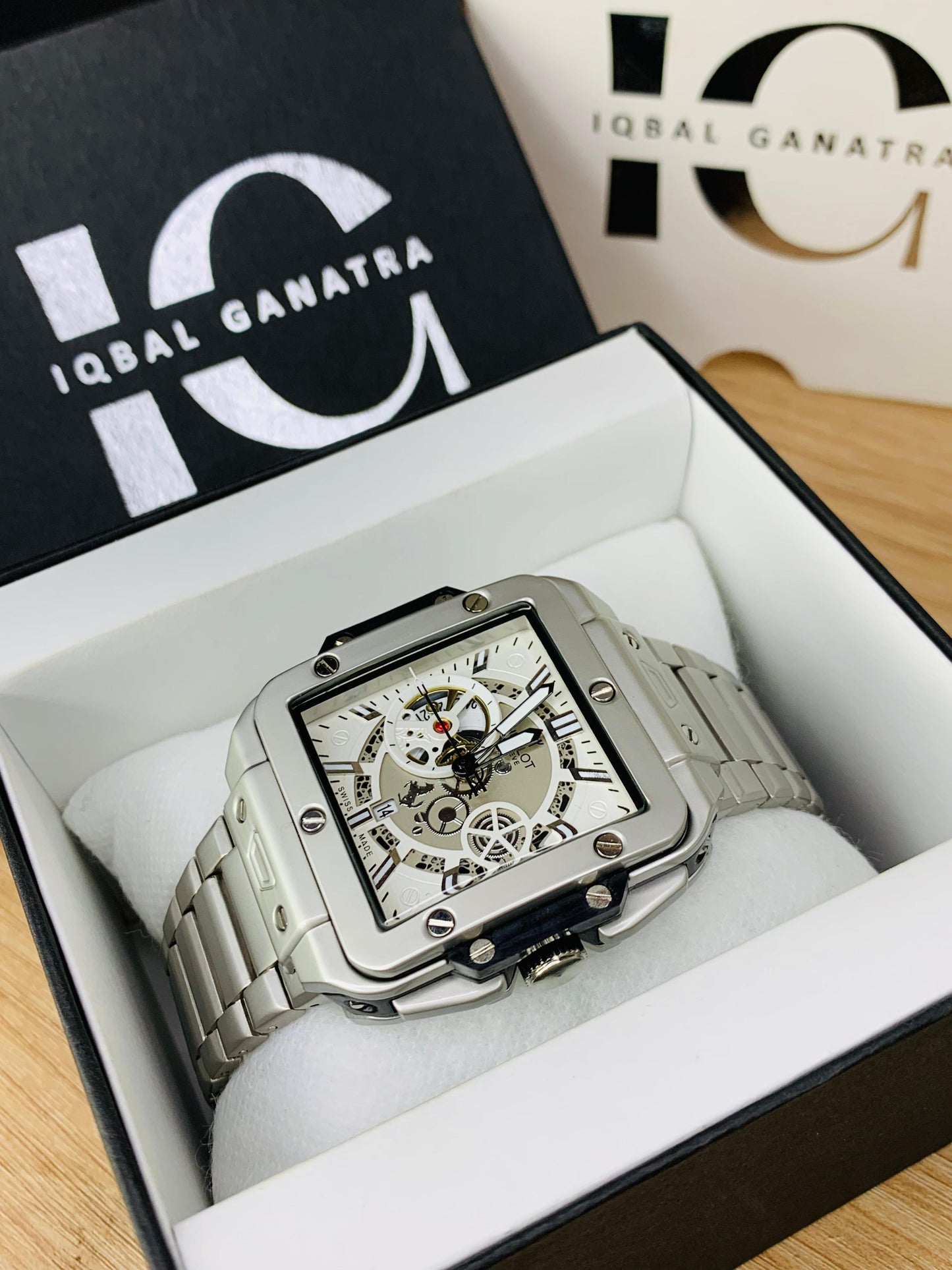 HB SQ Model With Date (White)
