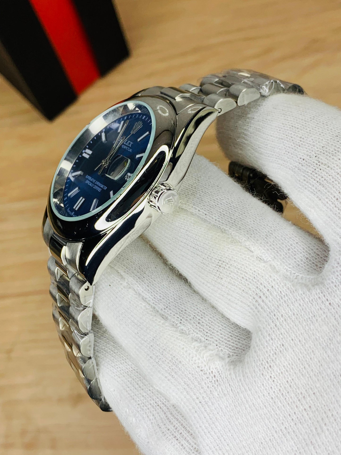 Oyster Model With Date (Blue)