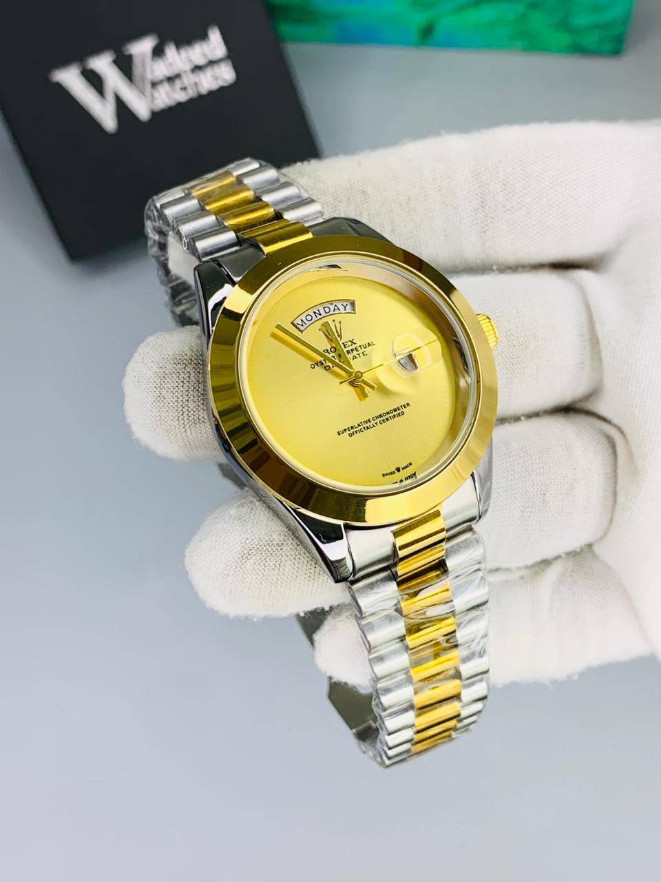 Luxury Plain Dial | Date and Date Working (Two Tone Gold)