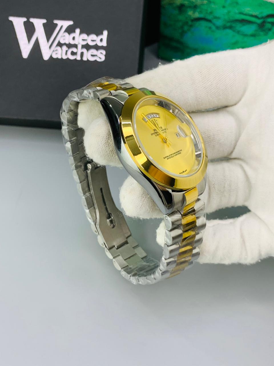 Luxury Plain Dial | Date and Date Working (Two Tone Gold)