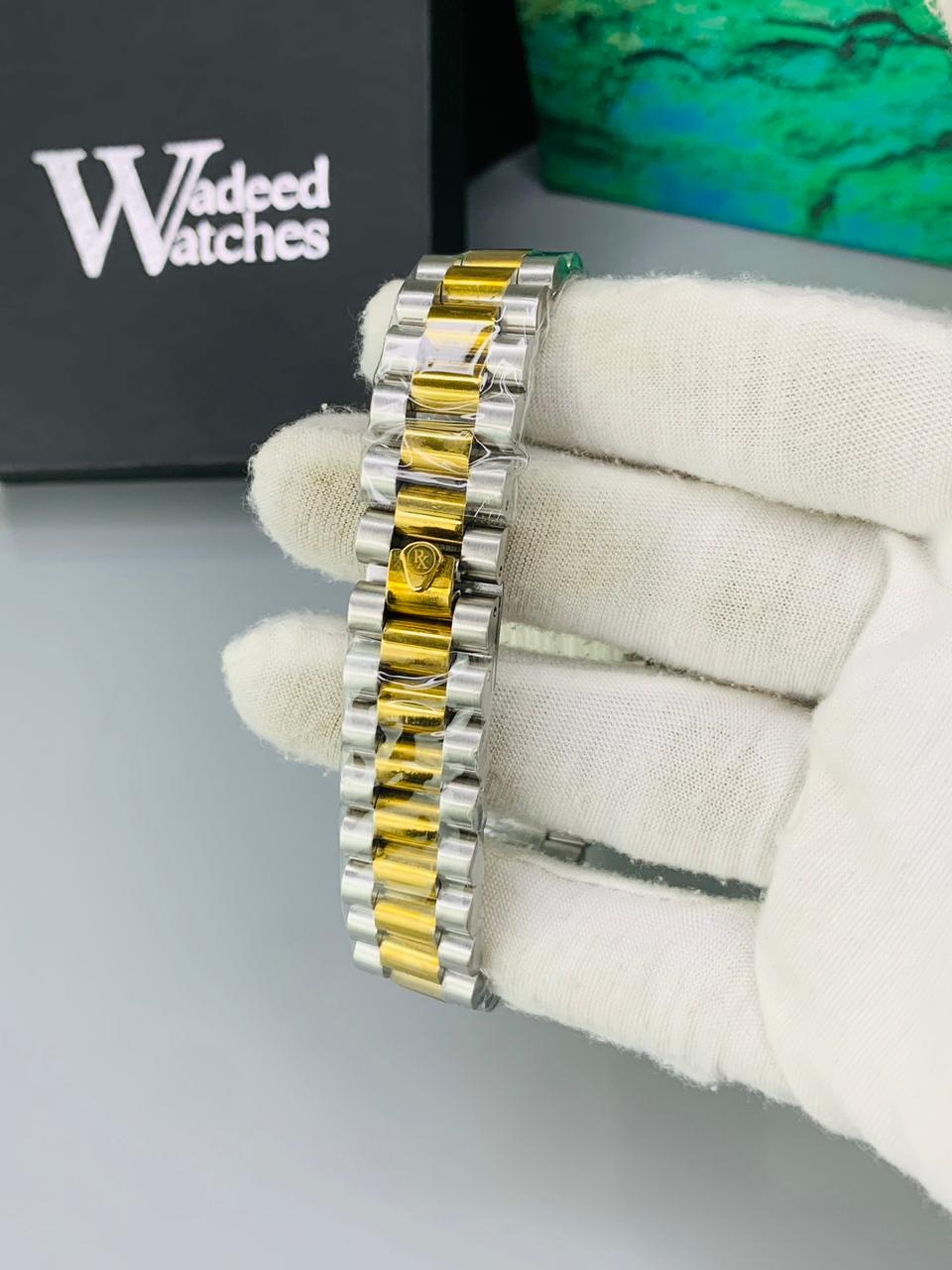 Luxury Plain Dial | Date and Date Working (Two Tone Gold)