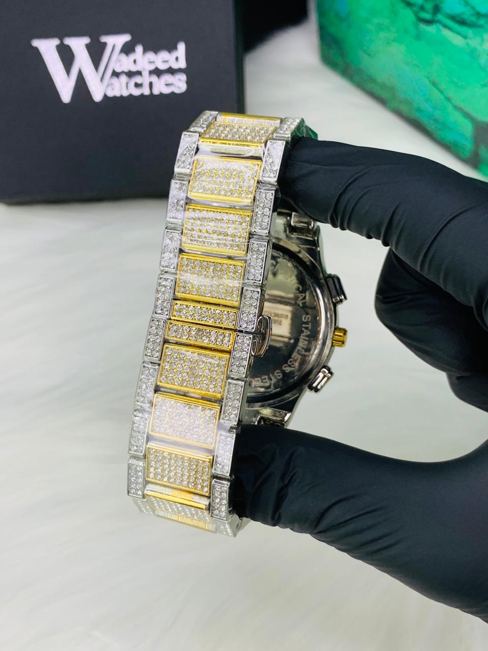 HB Ice Model | Date Feature | Master Lock (Two Tone Gold)