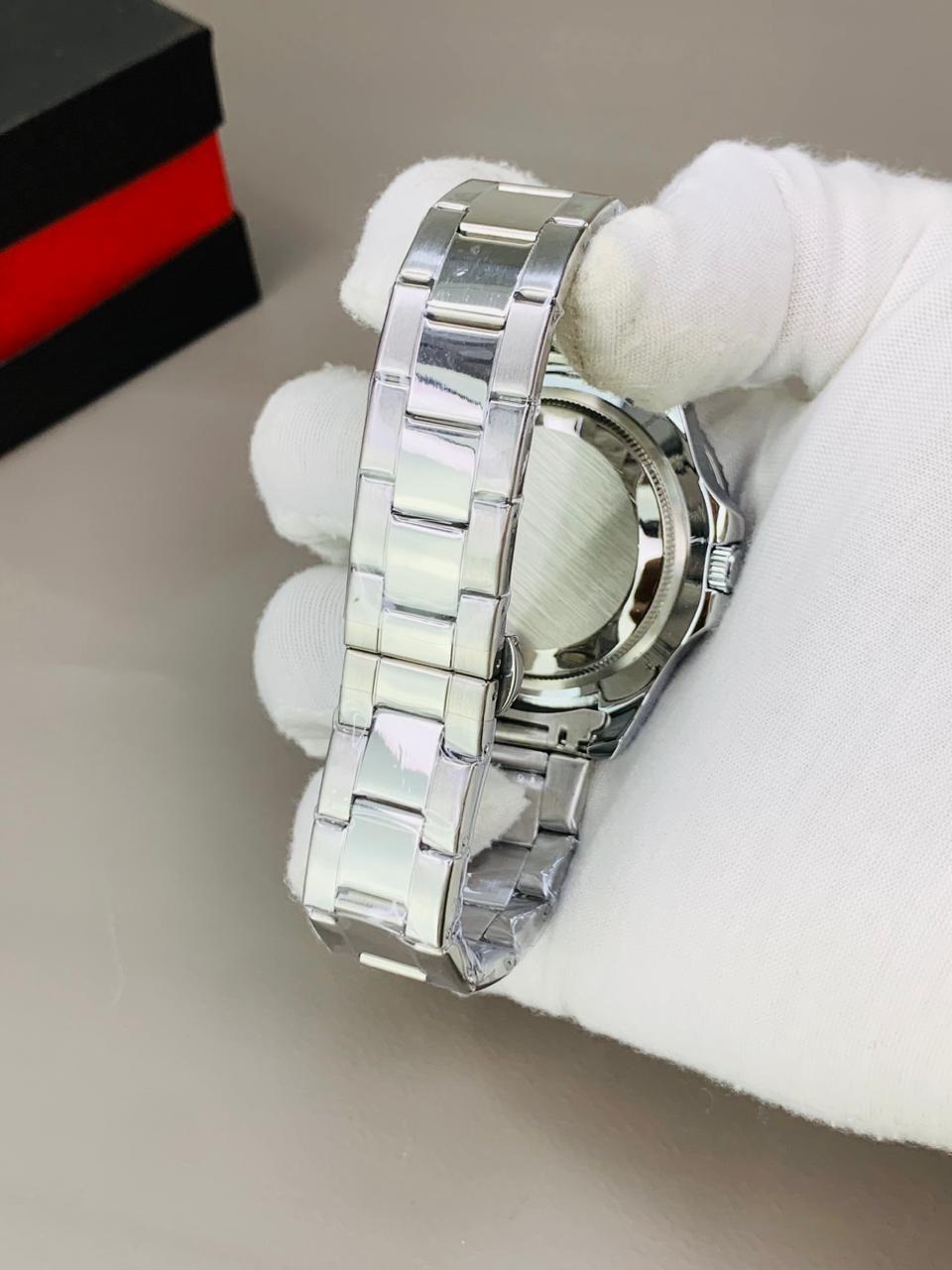 Submarine Model | Date Working | Master Lock (Silver Blue)