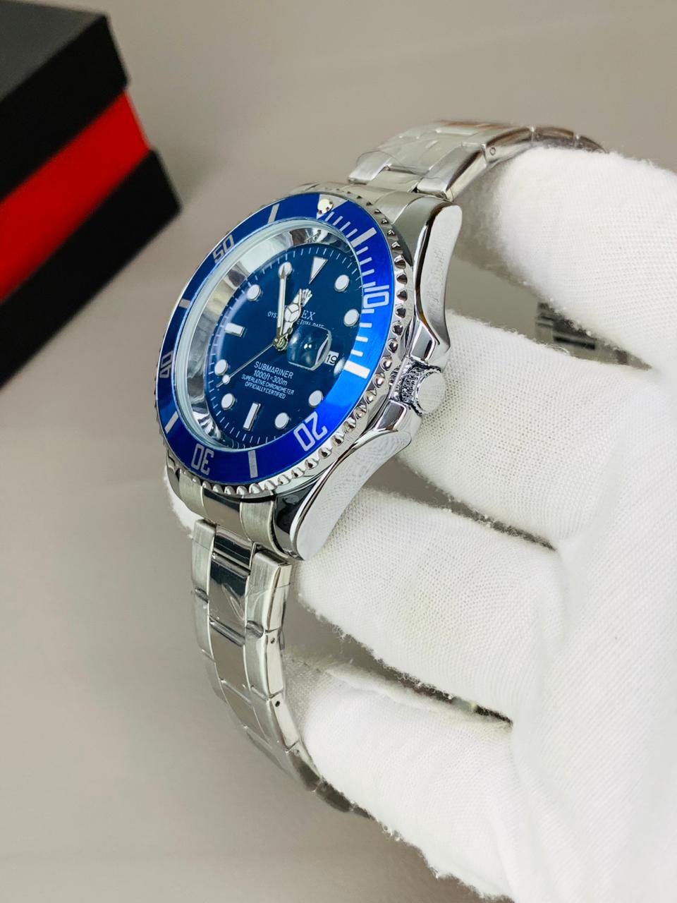 Submarine Model | Date Working | Master Lock (Silver Blue)