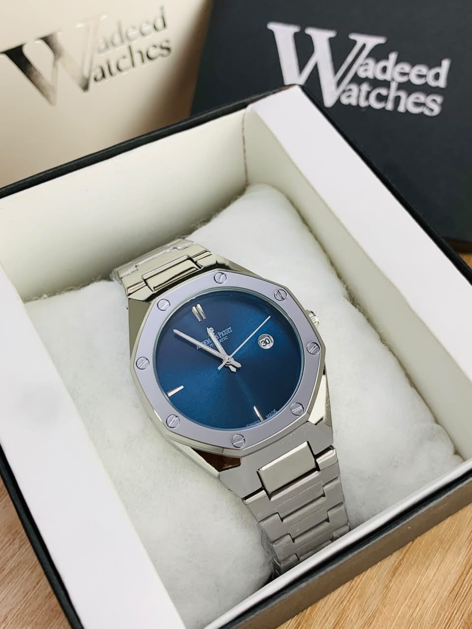 Shiny AP Model WIth Date (Silver Blue)