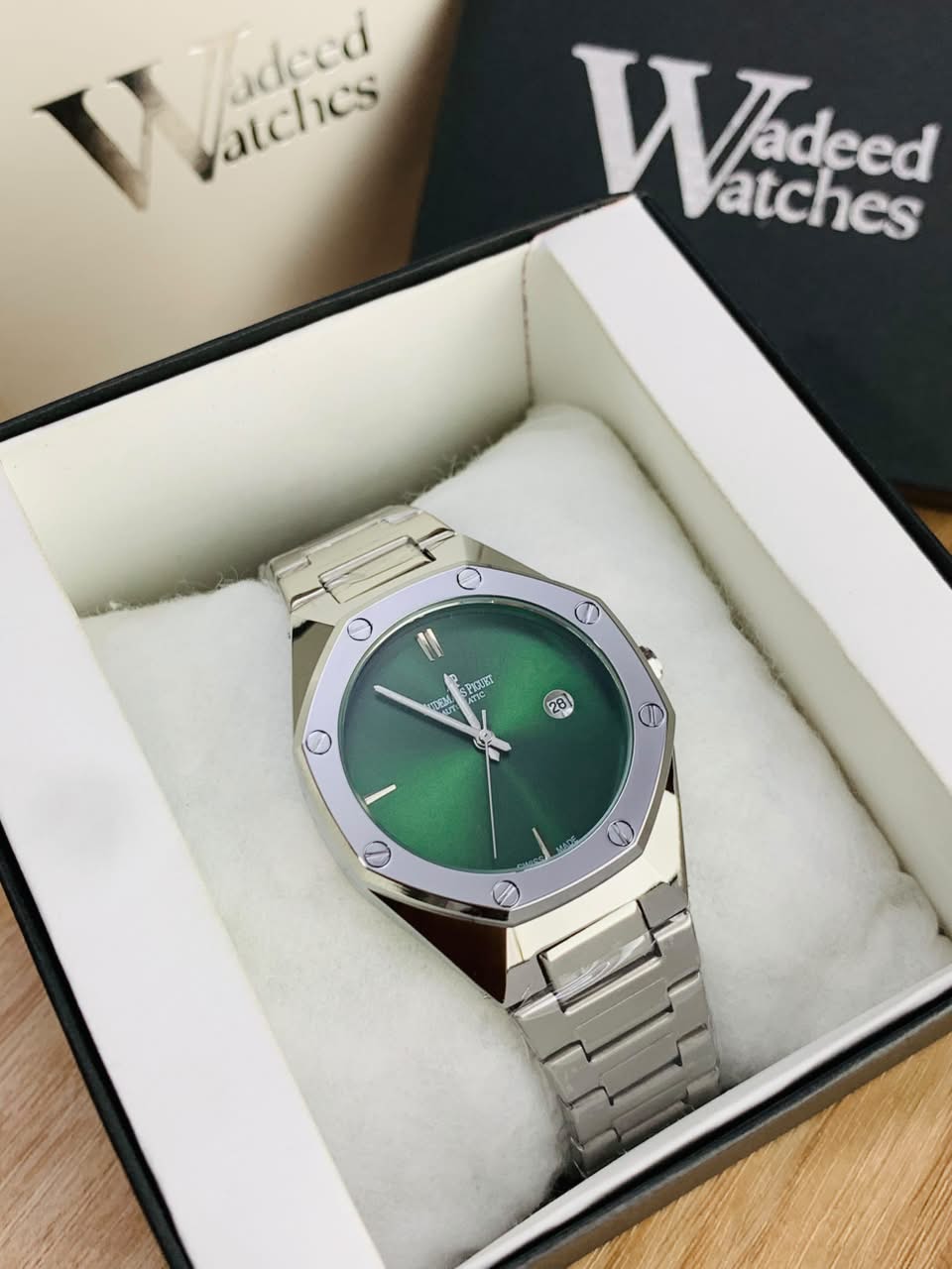 Shiny AP Model WIth Date (Silver Green)