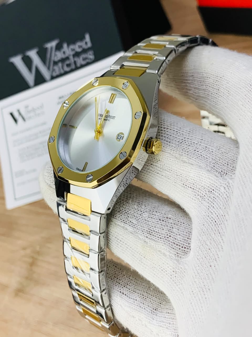 Shiny AP Model WIth Date (Two Tone White)