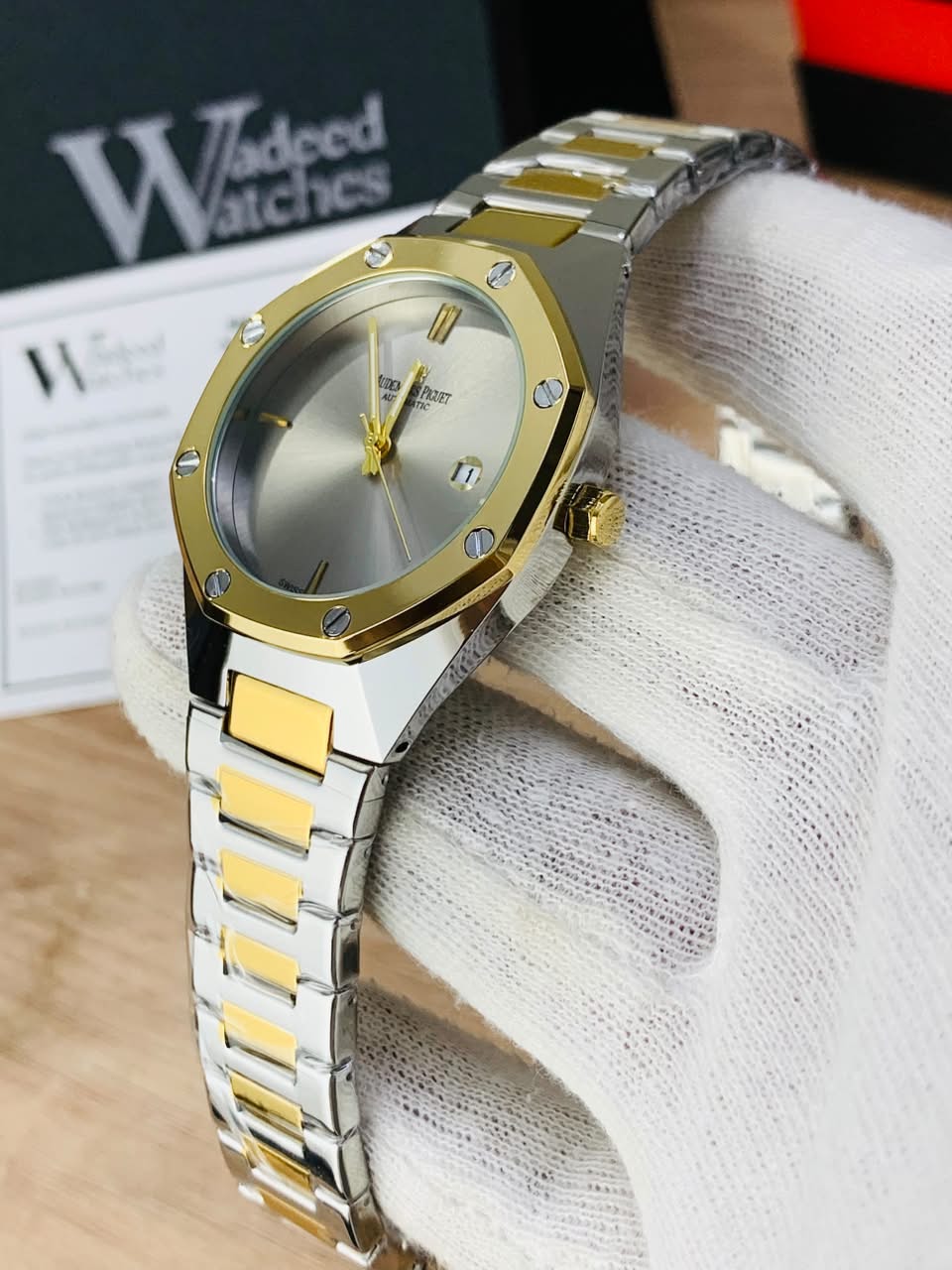 Shiny AP Model WIth Date (Two Tone Grey)