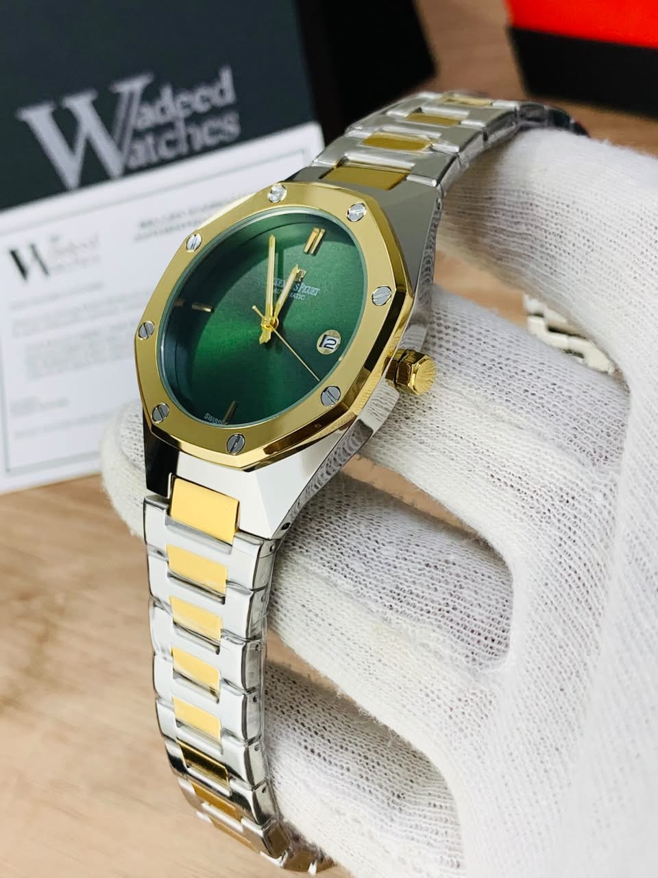 Shiny AP Model WIth Date (Two Tone Green)