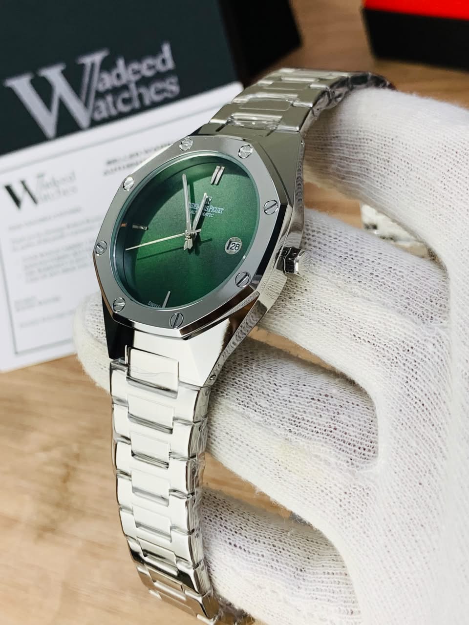 Shiny AP Model WIth Date (Silver Green)