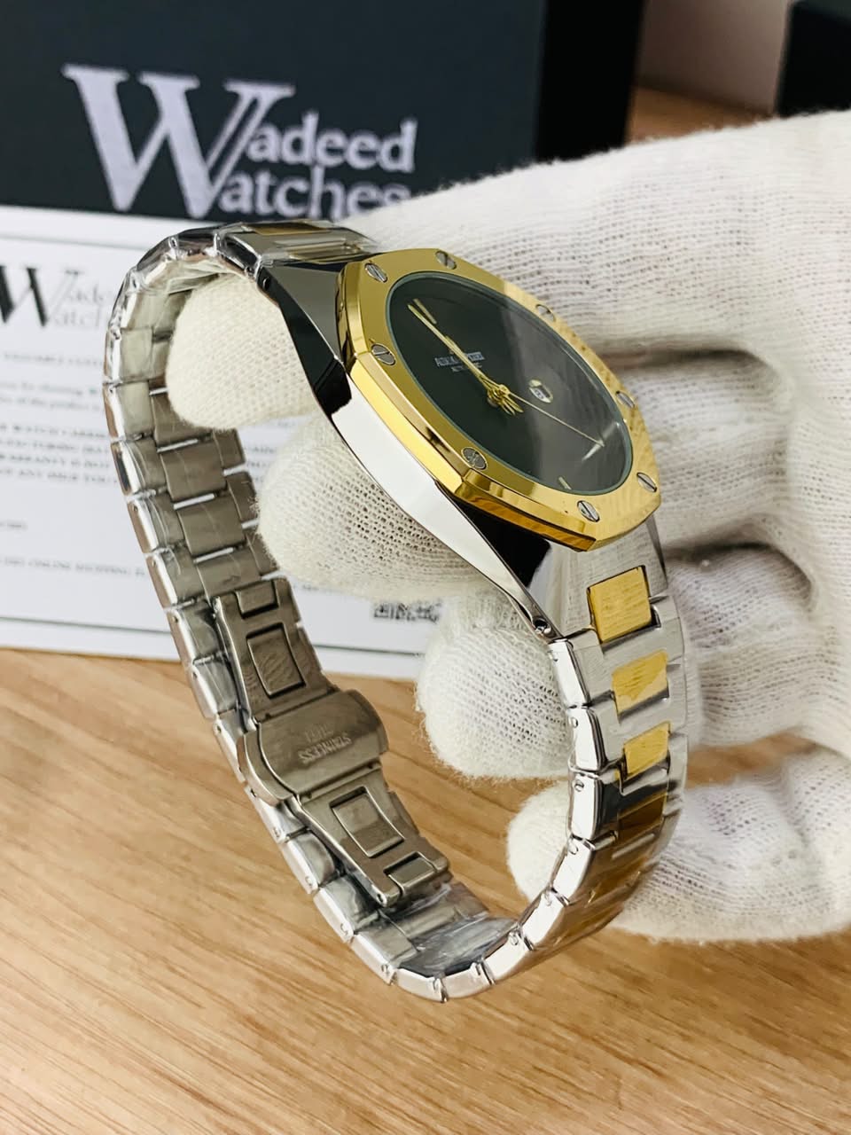 Shiny AP Model WIth Date (Two Tone Black)