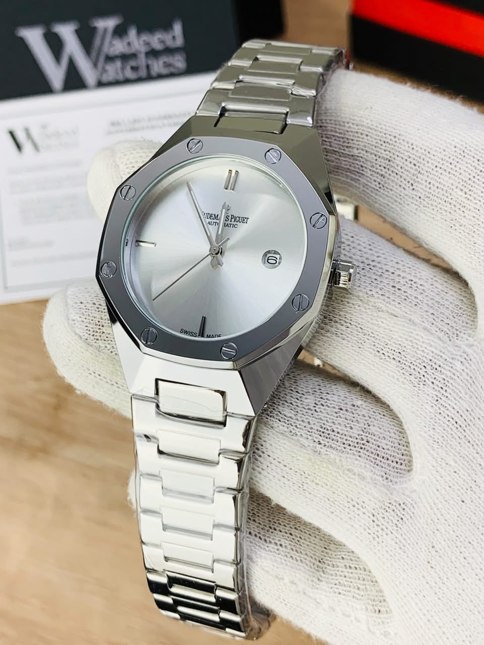 Shiny AP Model WIth Date (Silver White)