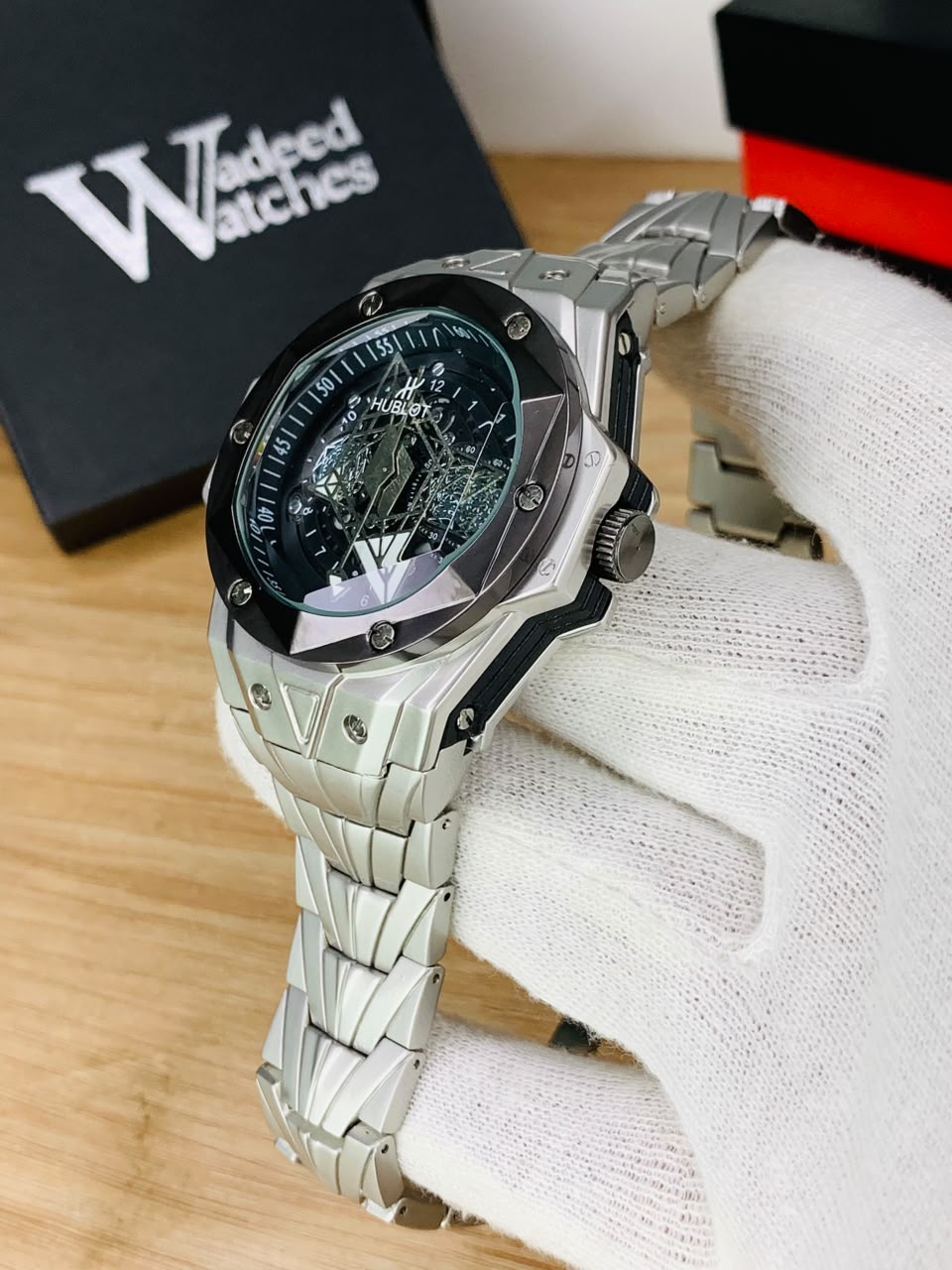 HB Sang Bleu | Silver Chain Black Bezel Black Dial