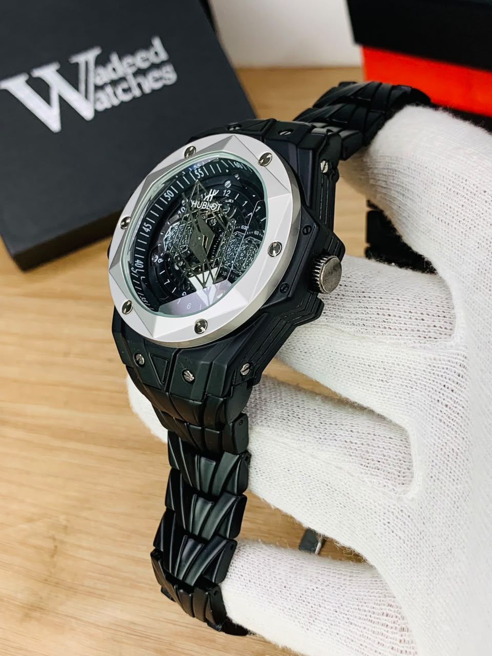 HB Sang Bleu | Black Chain Silver Bezel