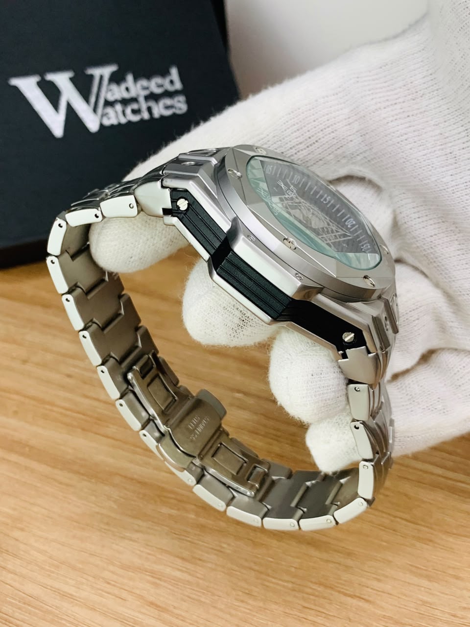 HB Sang Bleu | Silver Chain Black Bezel Black Dial