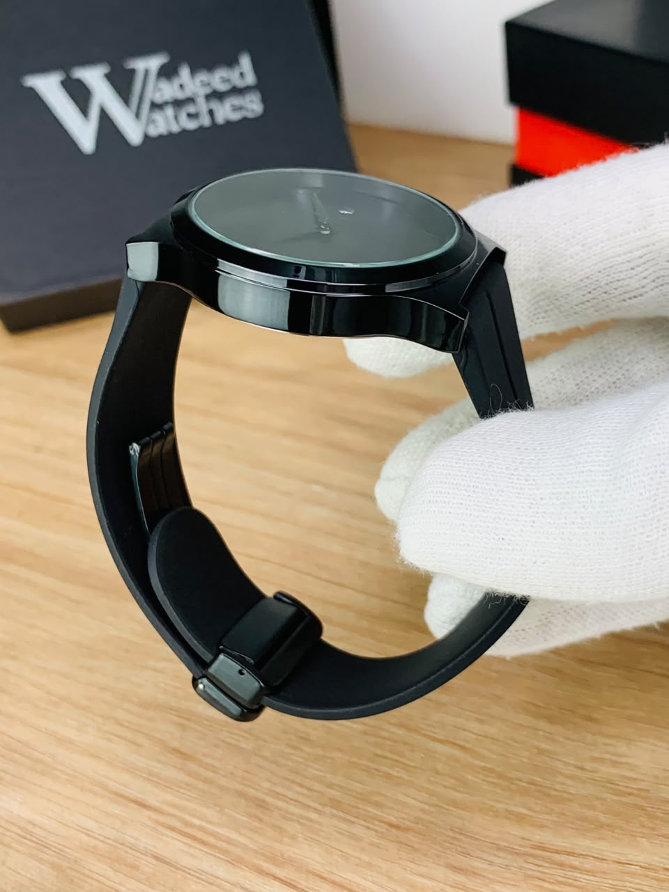 Sabr Watch | Date Working | Magnetic Strap (Full Black)