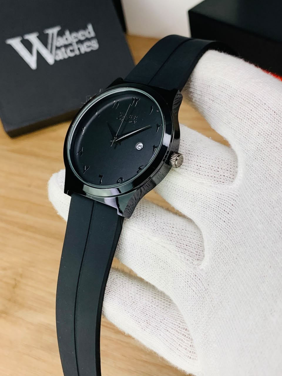 Sabr Watch | Date Working | Magnetic Strap (Full Black)