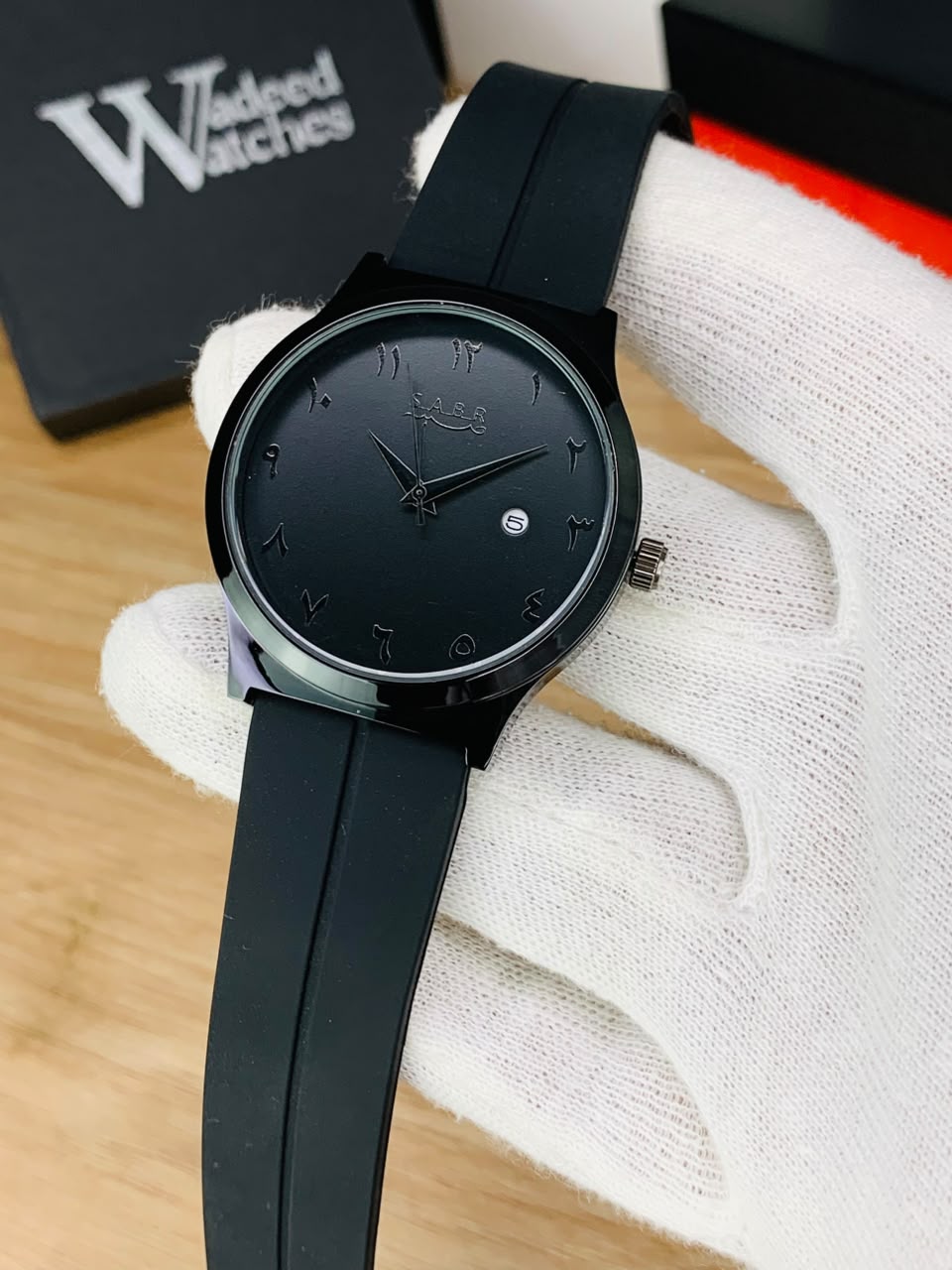 Sabr Watch | Date Working | Magnetic Strap (Full Black)