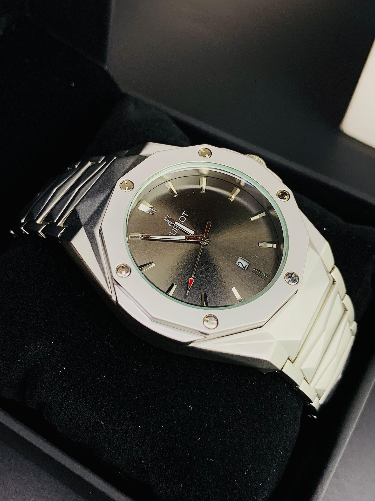 HB Plain Diamond Cut | Date Adjustment (Silver Black)